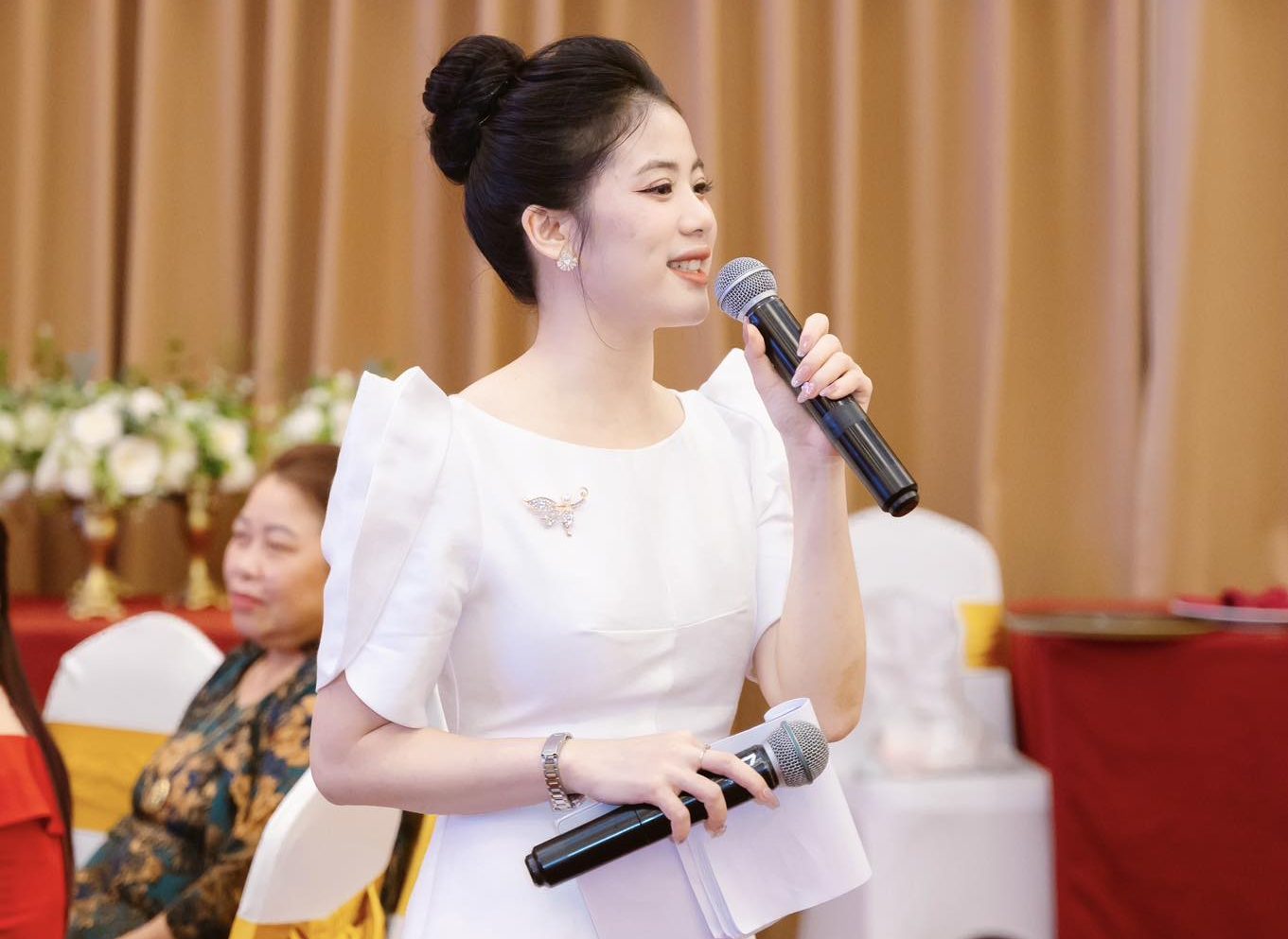 MC Tạ Hiền
